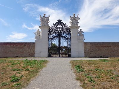 Tor von Schloss Hof