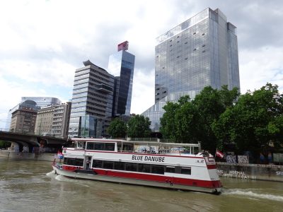 Schiffsfahrt auf dem Donaukanal