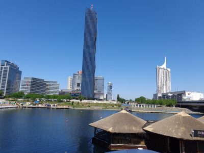 DC Tower hinter der Sunken City