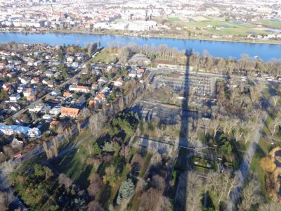 Schatten des Donauturms