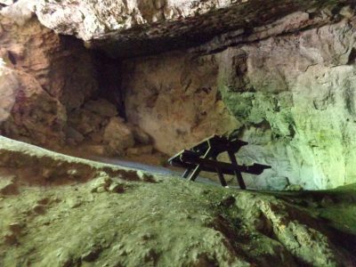 Höhle beim Höhlturm