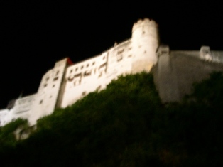 Festung Hohensalzburg bei Nacht