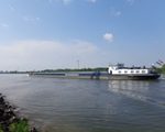 Frachtschiff auf der Donau