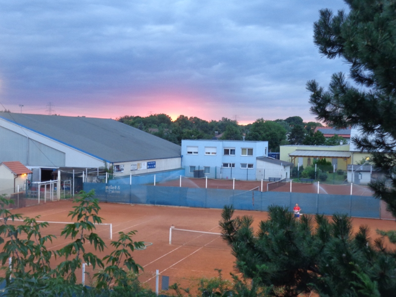 Abends am Tennisplatz