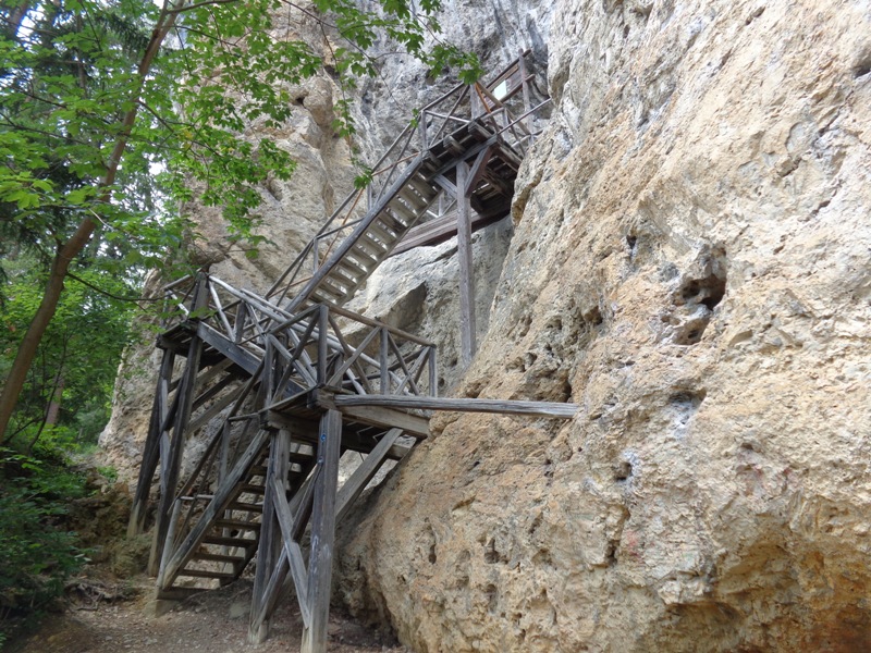Zugang zur Falkensteinerhöhle
