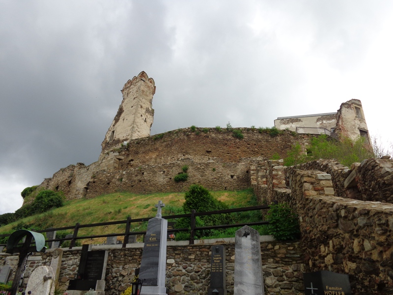 Bergfriedhof Burg Gars