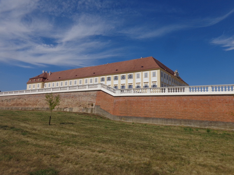 Außenmauer Schloss Hof