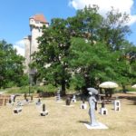 Skulpturen bei Burg Liechtenstein