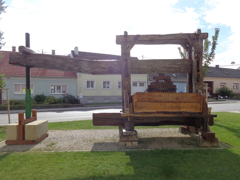 Weinpresse Großengersdorf