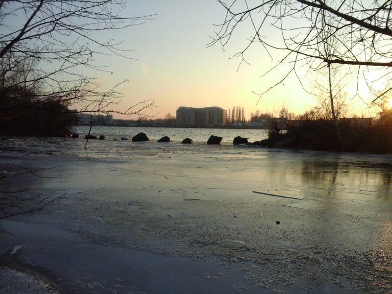 Eis am Donauufer