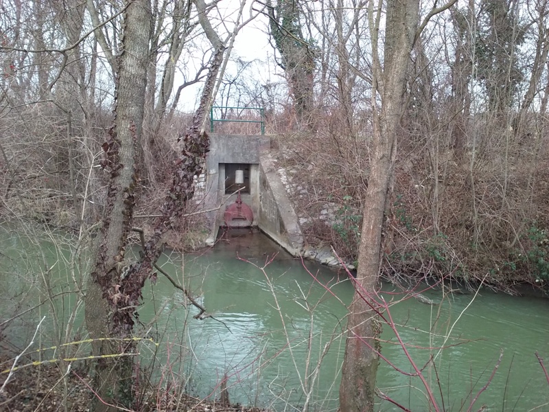 Schleusentor am Kanal