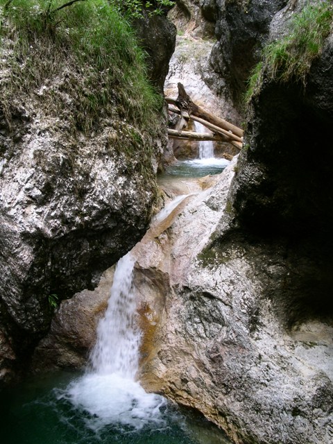 Wassersturz am Almbach