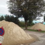 Sand für den Sportplatz