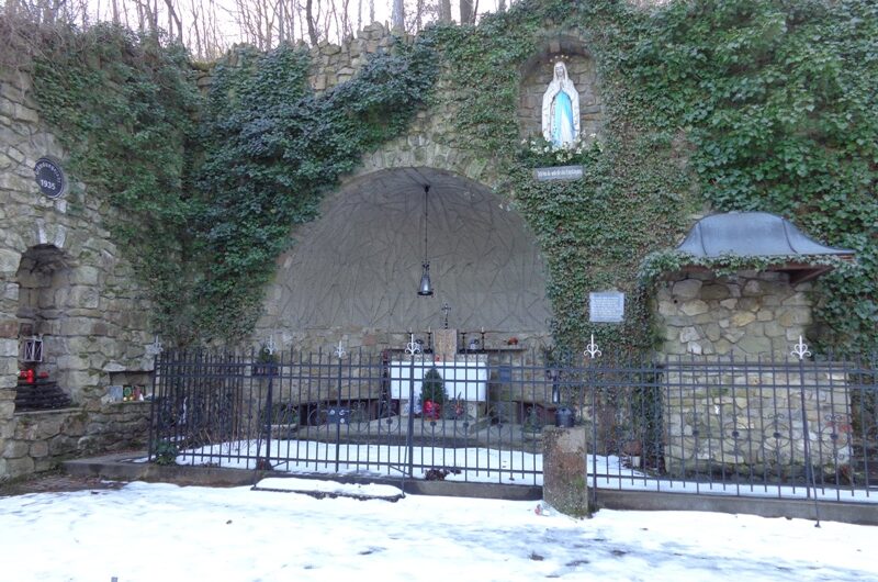 Lourdes Grotte in Bisamberg