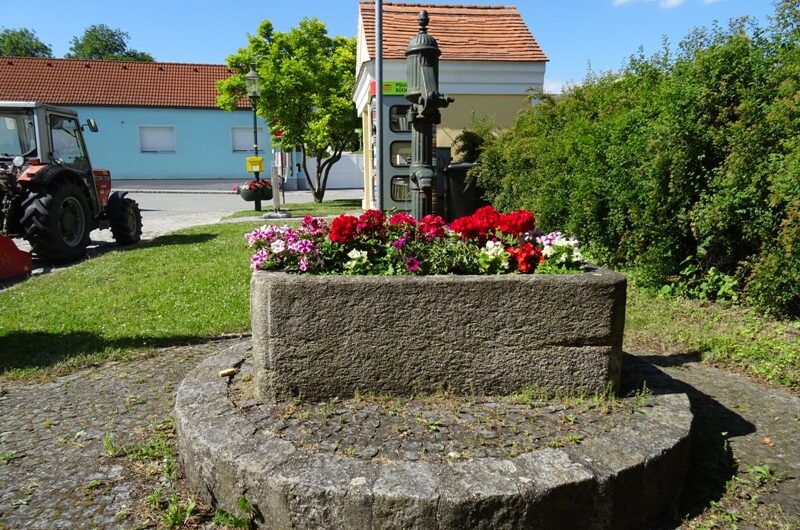 Brunnen in Pfösing