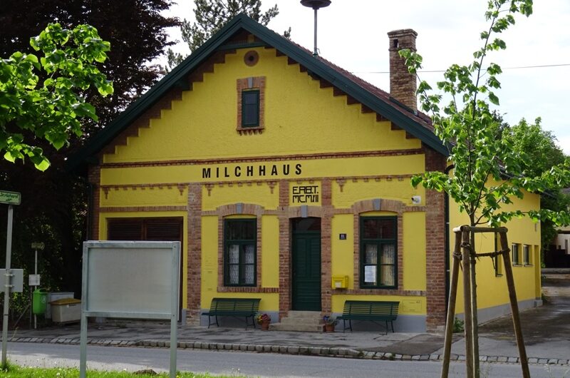 Milchhaus in Traunfeld