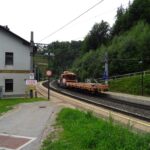 Zug am Bahnhof Wolfsbergkogel