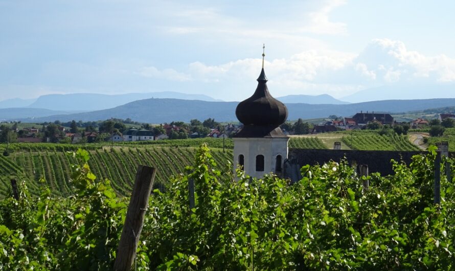 Hinter dem Kirchturm von Thallern