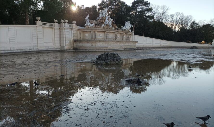 Neptunbrunnen im Winter