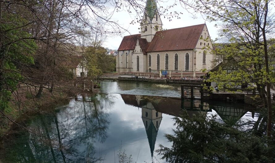 Kirche am Blautopf