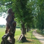 Skulpturen hinterm Schloss