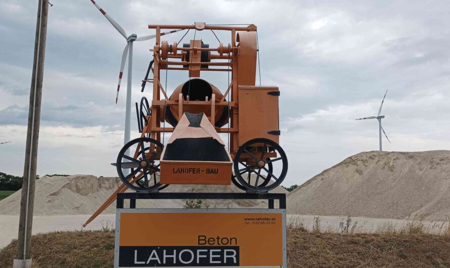 Lahofer Monument
